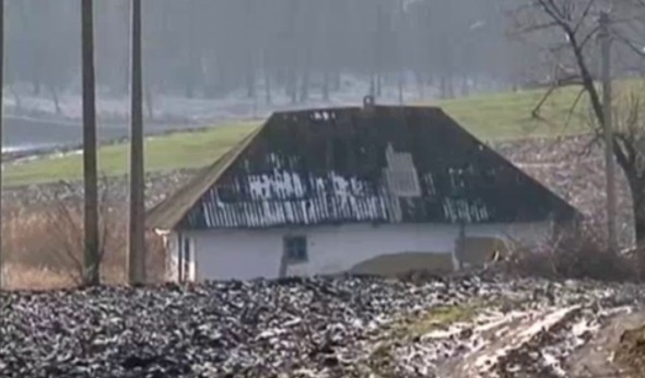 Satul FANTOMĂ din nordul Moldovei care figurează doar pe hârtie. A mai rămas o singură casă pustie